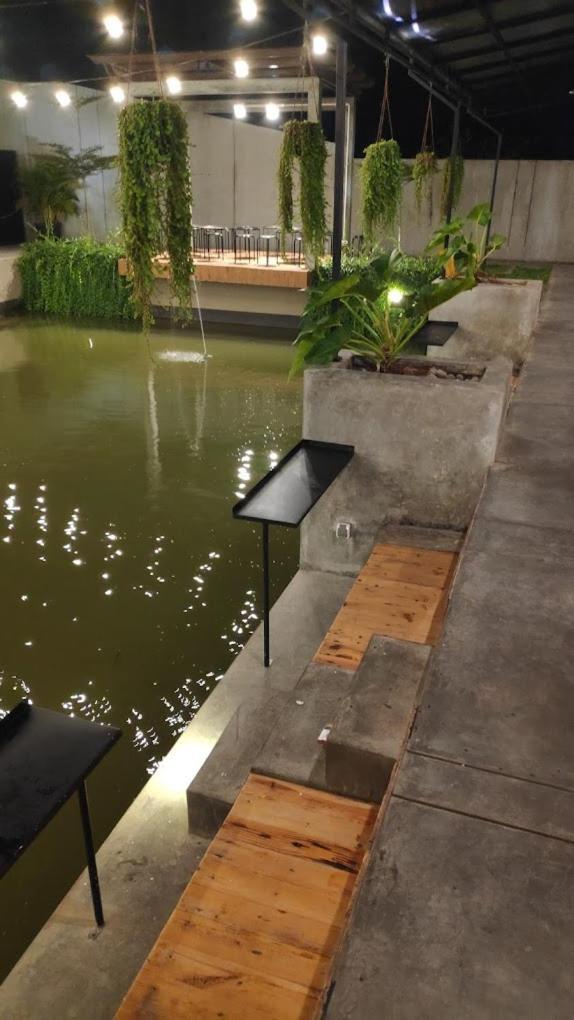 Backyard Guest House Banjar  Buitenkant foto