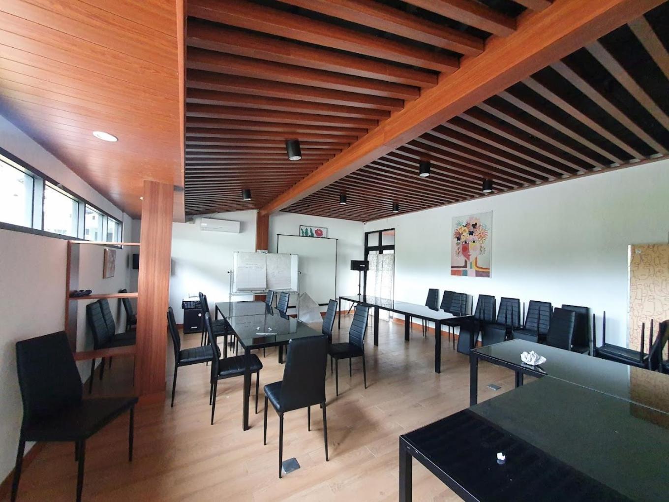 Backyard Guest House Banjar  Buitenkant foto