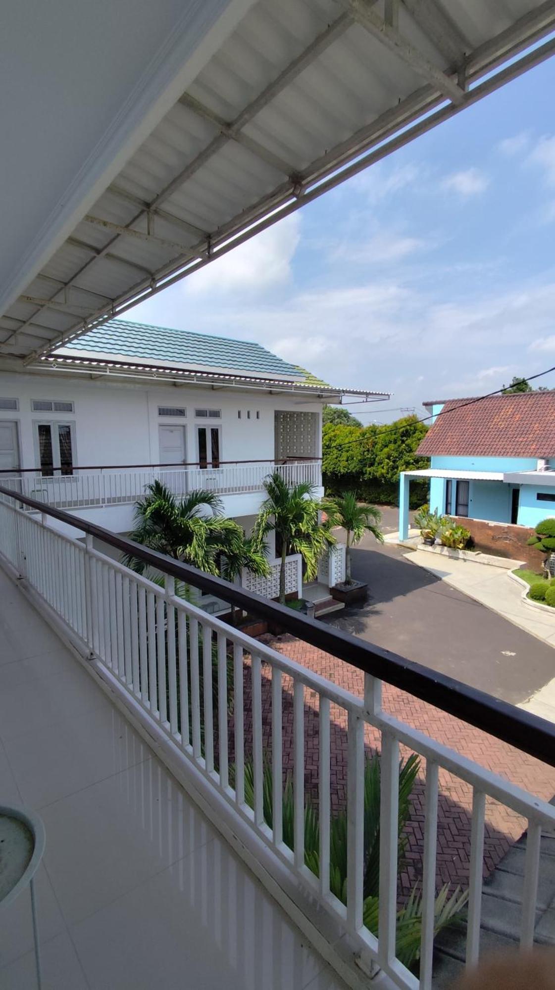 Backyard Guest House Banjar  Buitenkant foto