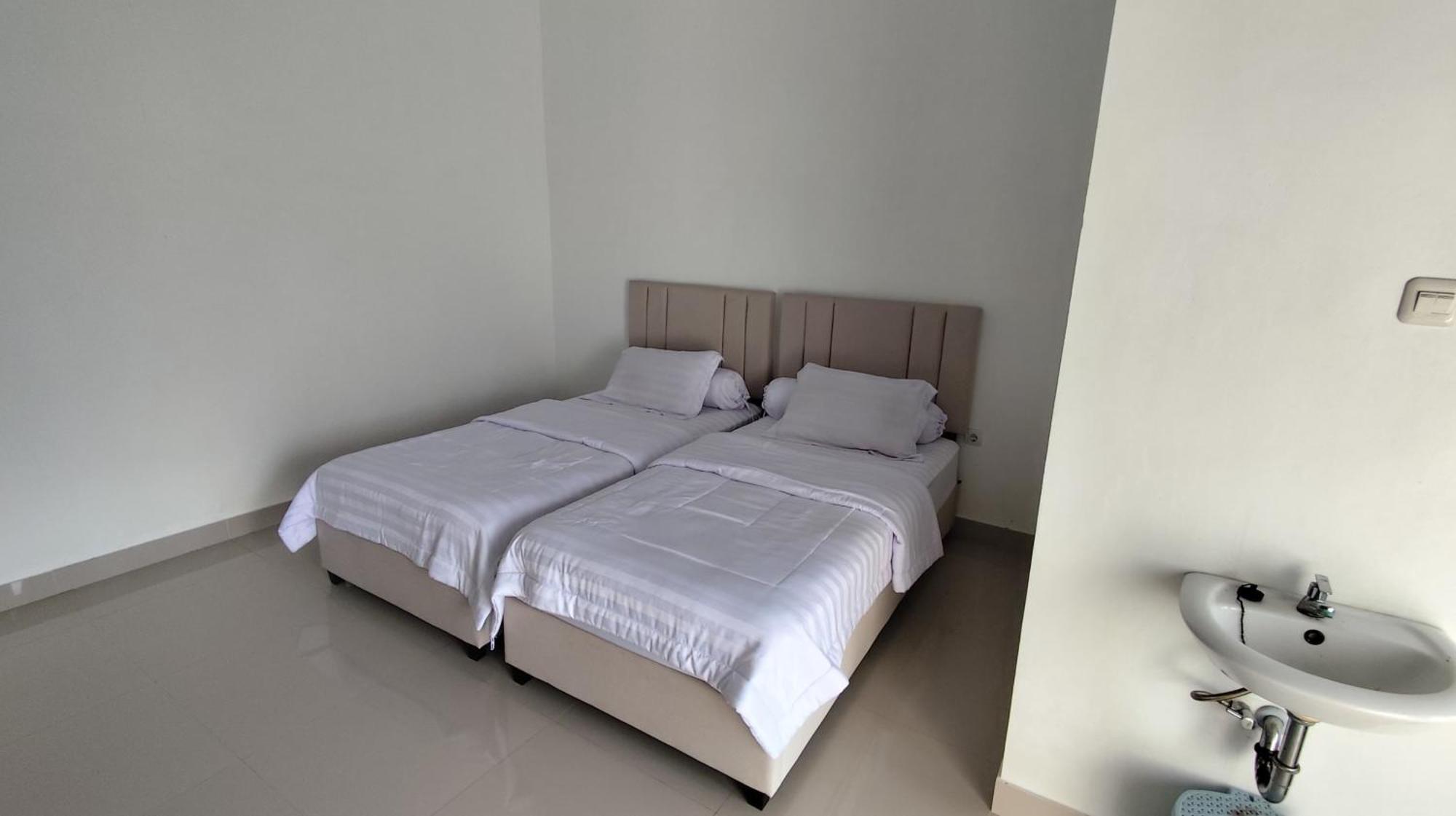 Backyard Guest House Banjar  Buitenkant foto